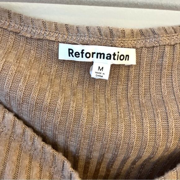 Reformation Shayne Long Sleeve Cropped Ribbed Top in Buff Beige NWT Size Medium - Picture 6 of 11